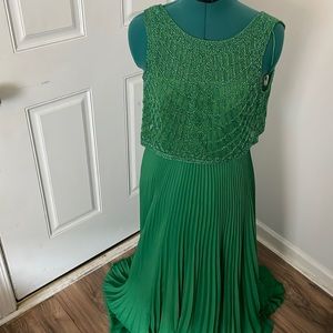 Beautiful green dress, new with tags